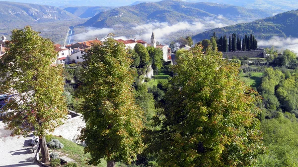크로아티아 이스트라의 마을에서 수있는 미르나 Pogled Dolinu Rijeke Mirne Jesenju — 스톡 사진