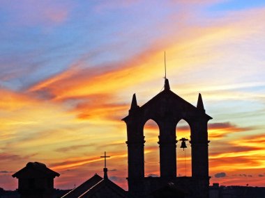 Hırvatistan 'ın Pula Körfezi' nde gün batımı - Istria (Zalazak sunca nad morem u pulskom zaljevu, Pula - Istra, Hrvatska)