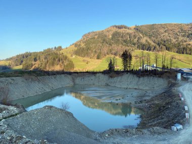 Alptal Vadisi üzerindeki Alp Dağı tepesi Chli Amseln, Einsiedeln - Schwyz Kantonu, İsviçre (Schweiz)