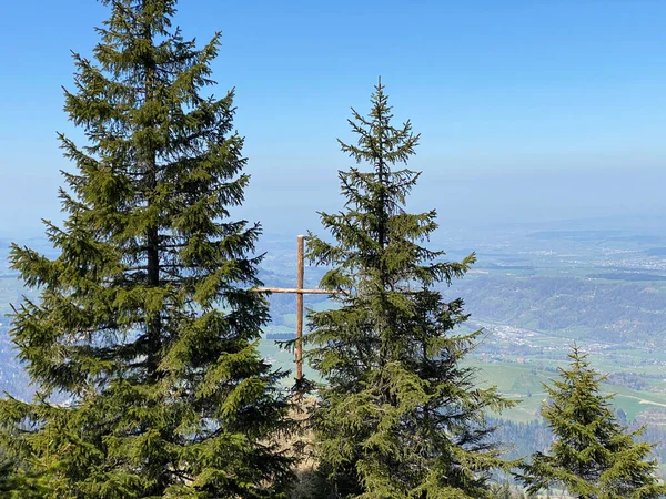 Křesťanský Krucifix Kopcích Vyhlídkách Nad Alpským Údolím Eigental Einsiedeln Kanton — Stock fotografie
