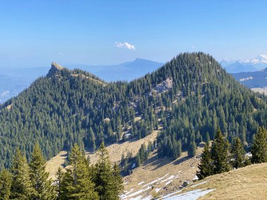 Eigental vadisinde yer alan Raegeflueeli veya Ragenflueli ve Studberg tepeleri, Eigenthal - Lucerne Kantonu, İsviçre (Kanton Luzern, Schweiz)