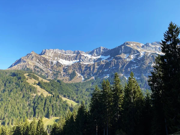 瑞士卢塞恩州 Kanton Luzern Schweiz Eigenthal山区Klimsenhorn峰 Esel峰 Tomlishorn峰和Widderfeld峰 — 图库照片