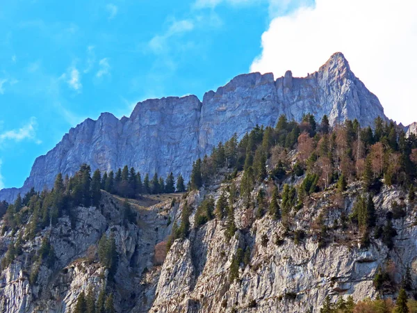 Pico Alpino Brisi Cordilheira Churfirsten Entre Região Obertoggenburg Lago Walensee — Fotografia de Stock