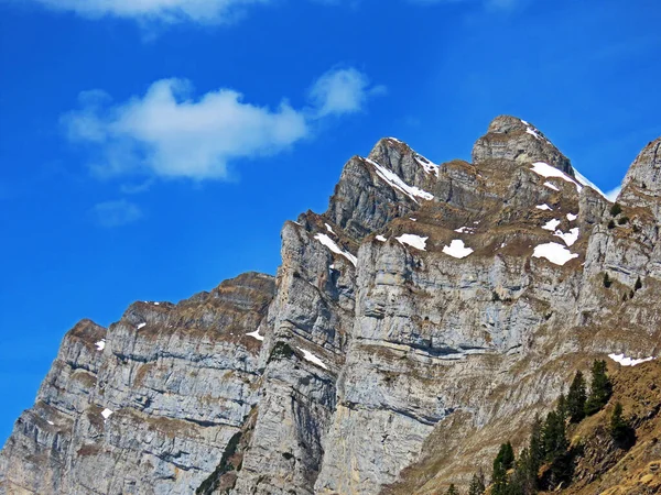 Alpine Peakschaeren Scharen Cordilheira Churfirsten Entre Região Obertoggenburg Lago Walensee — Fotografia de Stock