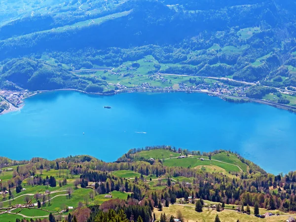 Jezero Walensee Mezi Pohořím Churfirsten Seeztal Subalpské Údolí Walenstadtberg Kanton — Stock fotografie