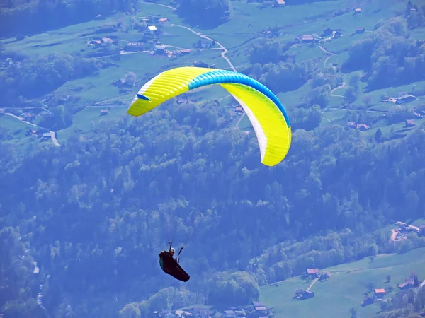 Paragliders Sky Churfirsten Mountain Range Seeztal Subalpine Valley Walenstadtberg Canton — Stock Photo, Image