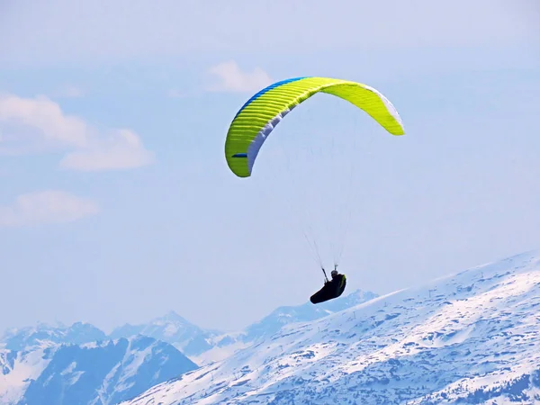 Paragliders Sky Churfirsten Mountain Range Seeztal Subalpine Valley Walenstadtberg Canton — стокове фото