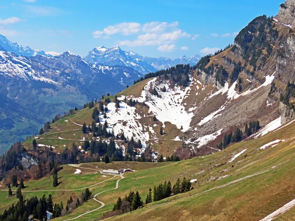 Atmósfera Primavera Temprana Con Los Últimos Restos Invierno Nieve Valle — Foto de Stock