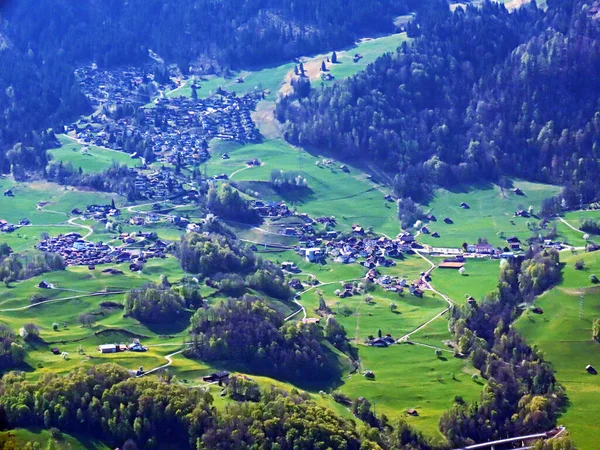 Assentamento Subalpino Oberterzen Nas Encostas Dos Alpes Glarus Sobre Lago — Fotografia de Stock