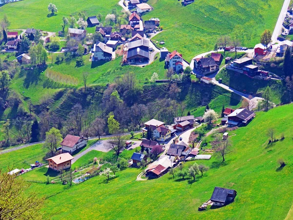 Assentamento Subalpino Walenstadtberg Sopé Cordilheira Churfirsten Acima Lago Walensee Cantão — Fotografia de Stock