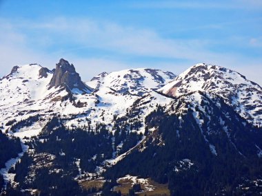 Glarus Alp Dağları 'nda en az, Saechsmoor veya Sachsmoor, Rainissalts ve Munzchopf tepeleri, Oberterzen - İsviçre' nin St. Gallen Kantonu (Schweiz)