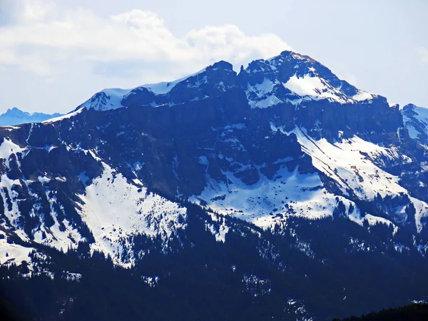 瑞士圣加仑州弗拉姆斯Glarus阿尔卑斯山山脉的高山雪峰Hochfinsler 施韦兹 圣加仑坎顿 — 图库照片