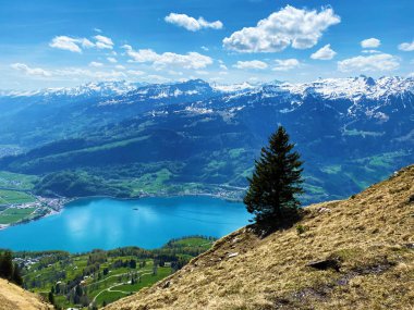 Walensee Gölü, Churfirsten ve Seeztal subalpine vadileri arasında, Walenstadtberg - St. Gallen, İsviçre (Kanton St. Gallen, Schweiz)