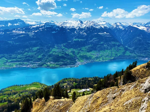 Lago Walensee Entre Cordilheiras Churfirsten Seeztal Vale Subalpino Walenstadtberg Cantão — Fotografia de Stock