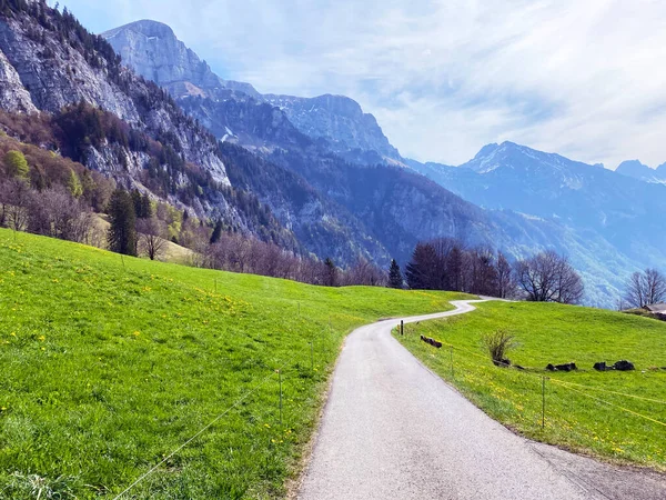 Trails for walking, hiking, sports and recreation on the slopes of the Churfirsten mountain range and over lake Walensee, Walenstadtberg - Canton of St. Gallen, Switzerland (Schweiz)