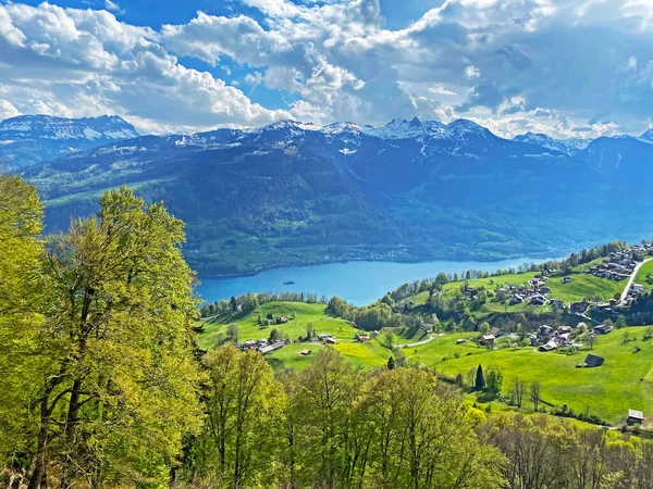 Szubalpin Település Walenstadtberg Lábánál Churfirsten Hegység Felett Walensee Canton Gallen — Stock Fotó