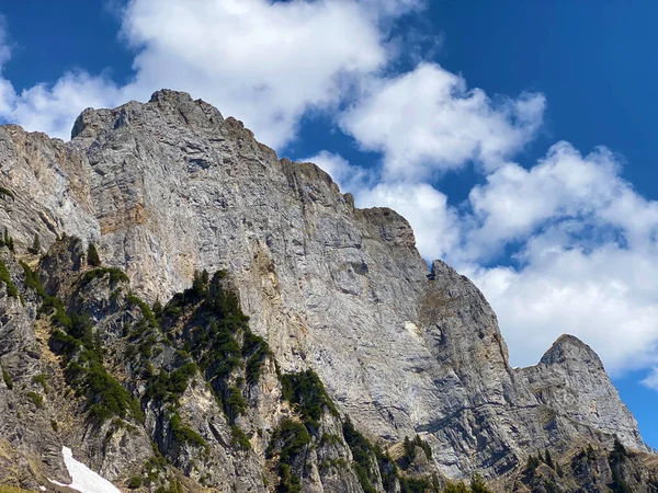 Pico Alpino Brisi Cordillera Churfirsten Entre Región Obertoggenburg Lago Walensee —  Fotos de Stock