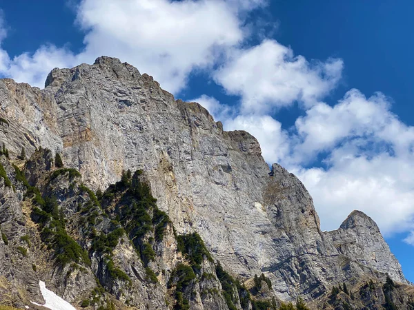 Pico Alpino Brisi Cordilheira Churfirsten Entre Região Obertoggenburg Lago Walensee — Fotografia de Stock