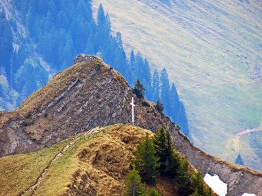 İsviçre 'nin Pilatus sıradağlarında Blaue Attse' nin Alpnach, Obwalden Kantonu (Kanton Obwalden, Schweiz)