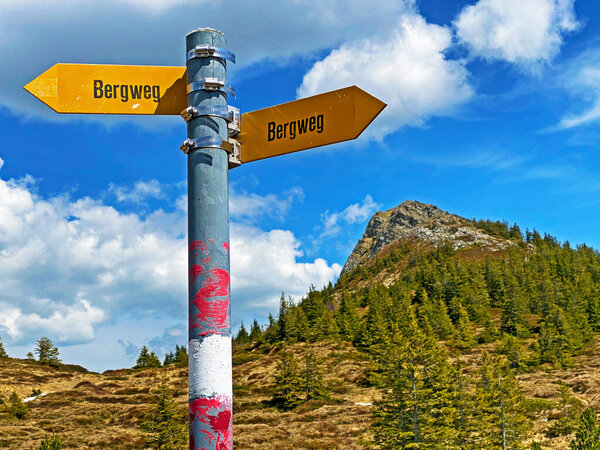 Mountaineering signposts and markings on peaks and slopes of the Pilatus mountain range and in the Emmental Alps, Alpnach - Canton of Obwalden, Switzerland (Kanton Obwalden, Schweiz)