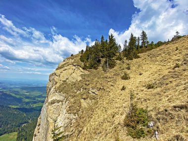 İsviçre 'nin Pilatus sıradağlarında Blaue Attse' nin Alpnach, Obwalden Kantonu (Kanton Obwalden, Schweiz)