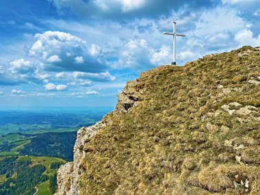 İsviçre 'nin Pilatus sıradağlarında Blaue Attse' nin Alpnach, Obwalden Kantonu (Kanton Obwalden, Schweiz)