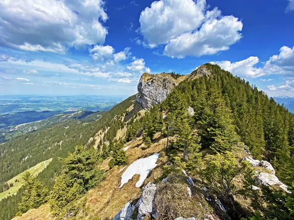 ยอดเขาอ ลไพน ของ Blaue Tosse ในเท อกเขา Pilatus สและในเท อกเขา — ภาพถ่ายสต็อก