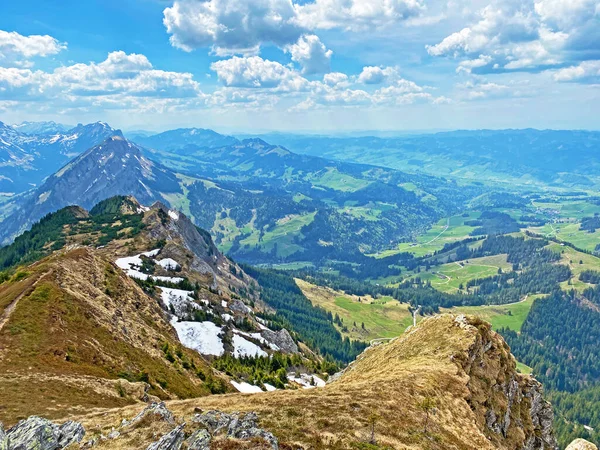 Prachtig Uitzicht Vanaf Bergtop Van Staefeliflue Stafeliflue Zwitserse Bergketen Pilatus — Stockfoto