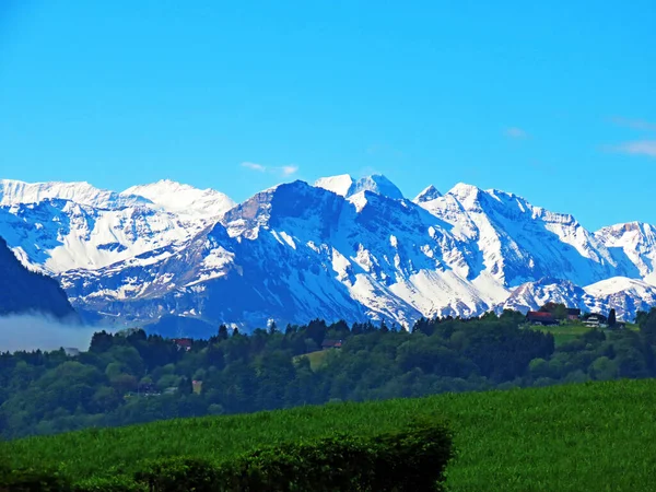 Gezicht Besneeuwde Toppen Gletsjers Van Zwitserse Alpen Vanuit Het Pilatus — Stockfoto