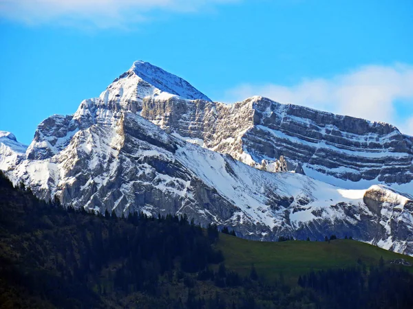 Widok Zaśnieżone Szczyty Lodowce Alp Szwajcarskich Pasma Górskiego Pilatus Alpach — Zdjęcie stockowe