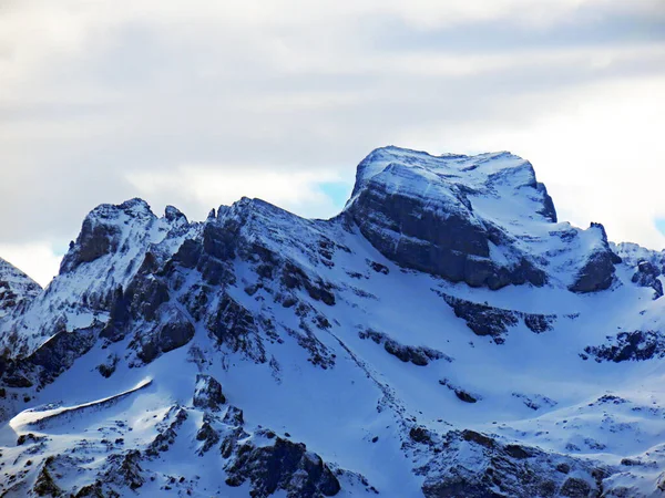 Pohled Zasněžené Vrcholky Ledovce Švýcarských Alp Pohoří Pilatus Emmentálních Alpách — Stock fotografie