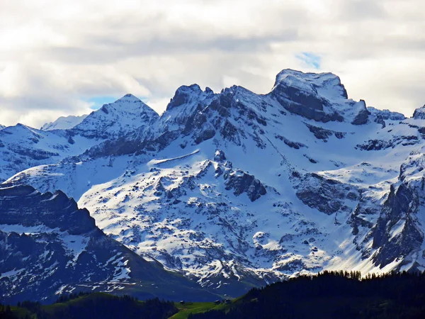 Vista Los Picos Nevados Glaciares Los Alpes Suizos Desde Cordillera —  Fotos de Stock