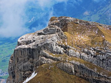 İsviçre 'nin Pilatus sıradağlarında Matthorn' un Alpnach, Obwalden Kantonu (Kanton Obwalden, Schweiz)