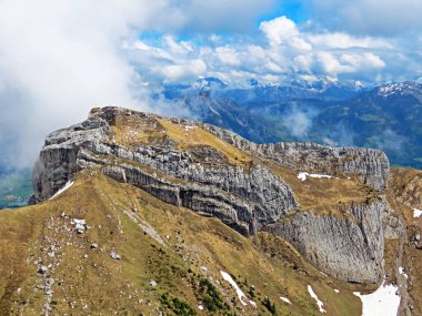 İsviçre 'nin Pilatus sıradağlarında Matthorn' un Alpnach, Obwalden Kantonu (Kanton Obwalden, Schweiz)