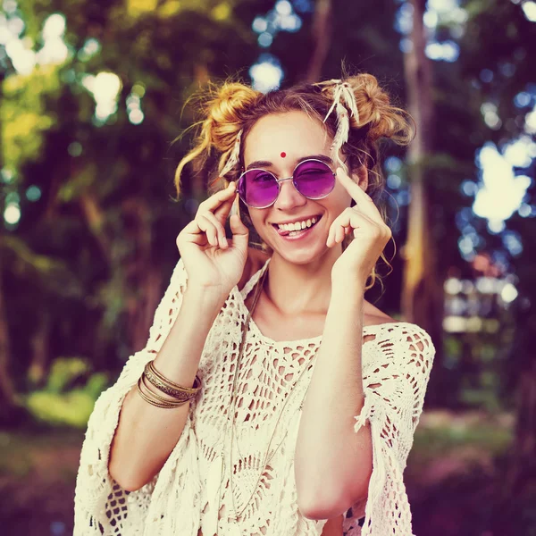 Stylisches Hippie-Mädchen — Stockfoto