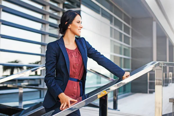 Mujer de negocios posando — Foto de Stock