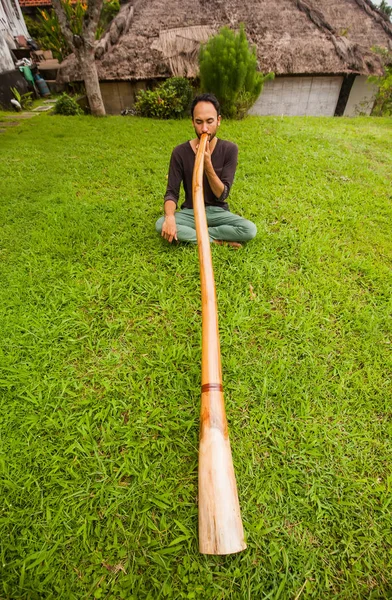 Jeune Homme Musicien Jouant Musique — Photo