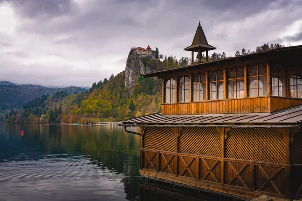 Hangar Bateaux Lac Bled Slovenia Par Une Journée Nuageuse Automne — Photo