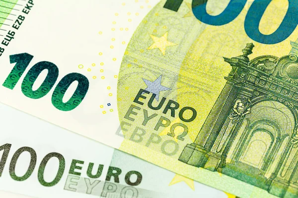 Birinci ve ikinci basım 100 avroluk iki banknotun ayrıntıları