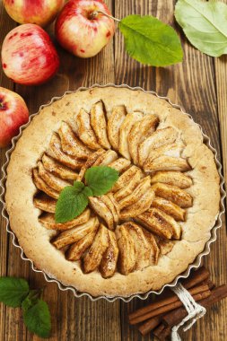 Ev yapımı elmalı turta. 