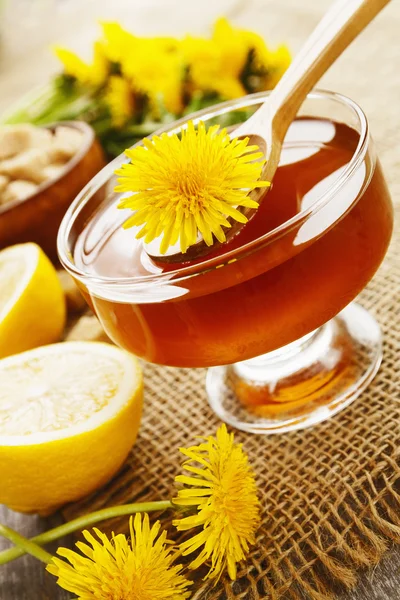 Jelly of dandelions — Stock Photo, Image