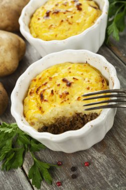 Etli patates güveç 