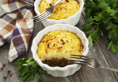 Etli patates güveç 