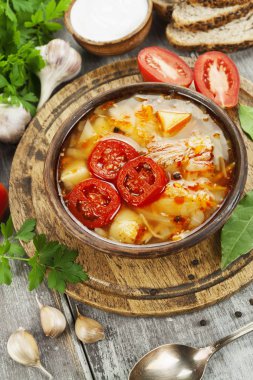 Lahana ve et ile çorbası 