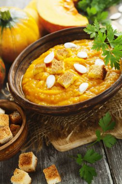 kremalı balkabağı çorbası 