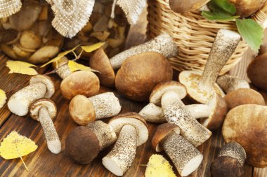 Turşu ve taze mantar 