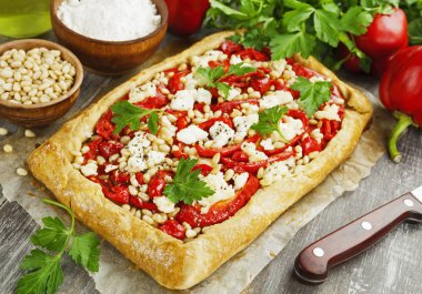 Kırmızı biber ile pasta