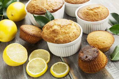 Ev yapımı limonlu kek 