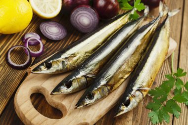 Füme saira ve limon 