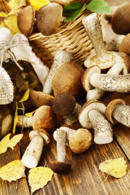 Turşu ve taze mantar 